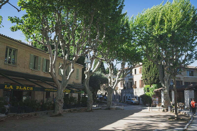 The Art of the Moment: Your Guide to a Luxury Proposal & Family Photoshoot in Saint-Paul de Vence 3 Saint-Paul de vence Provencal town main place with pétanque field perfect for proposal and family session