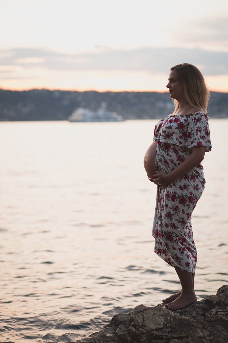 Tender Maternity Pregnancy Seaside Photo Session French Riviera 2091