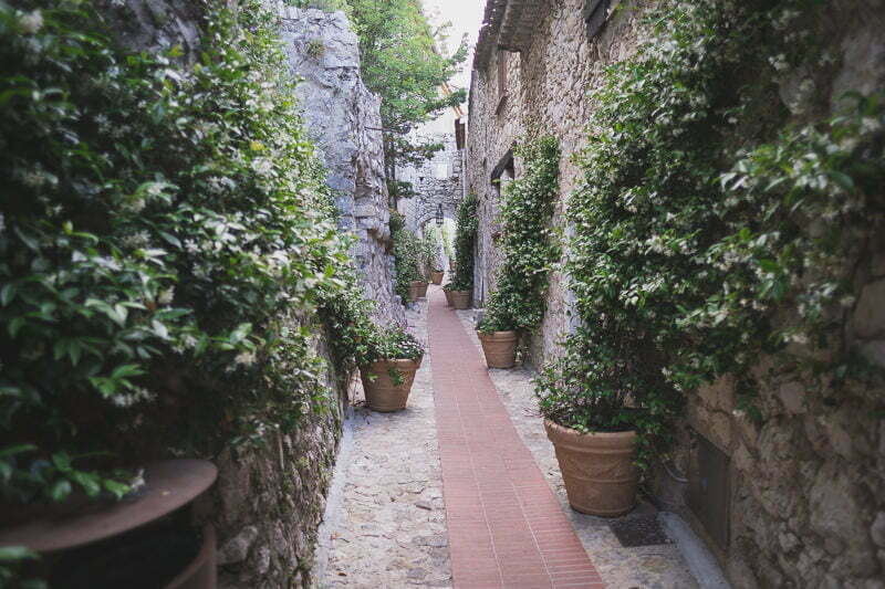Wedding Proposal Chateau Chevre dOr Eze 900