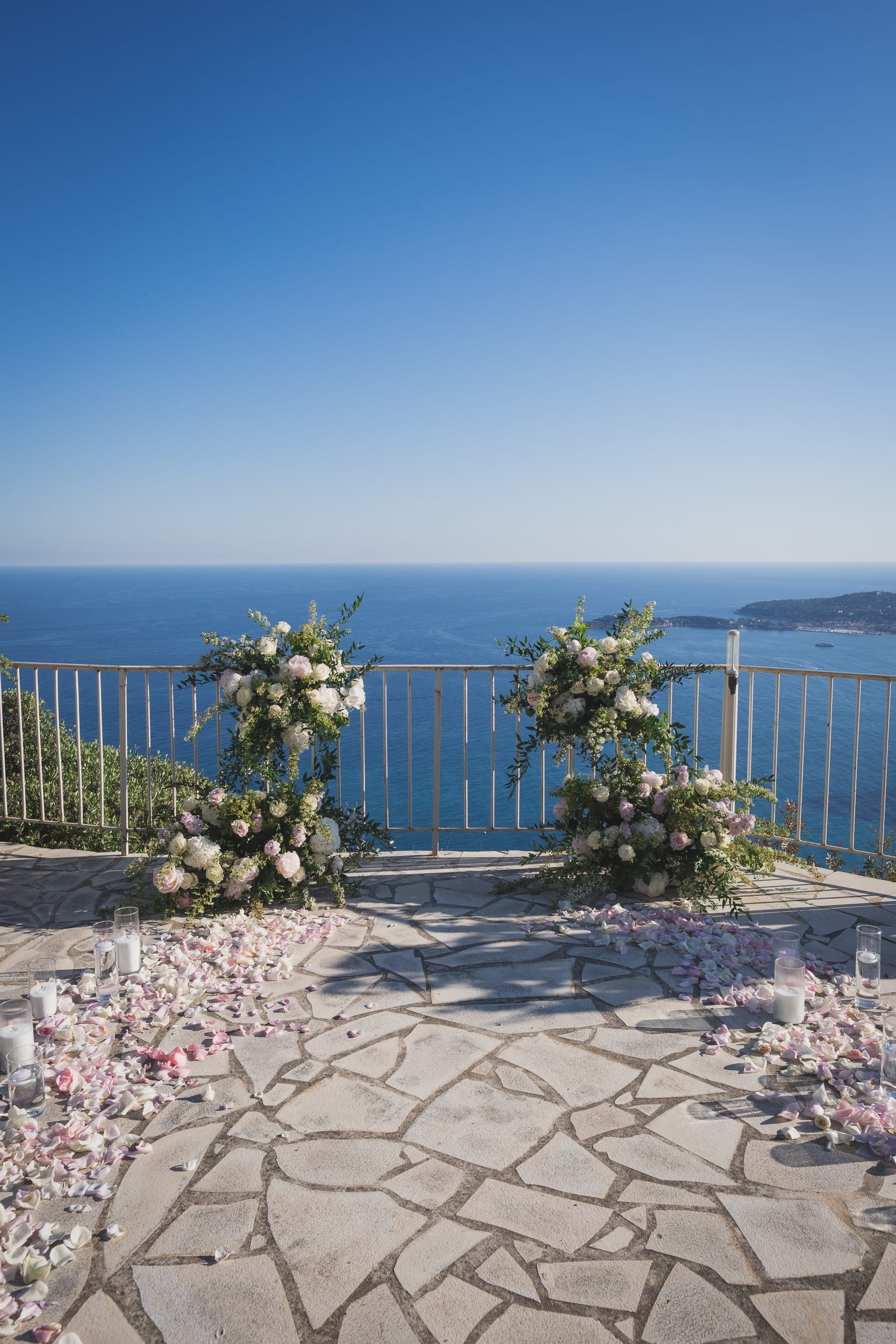 Luxury Proposal floral decoration examples Chateau Chevre d'Or French Riviera