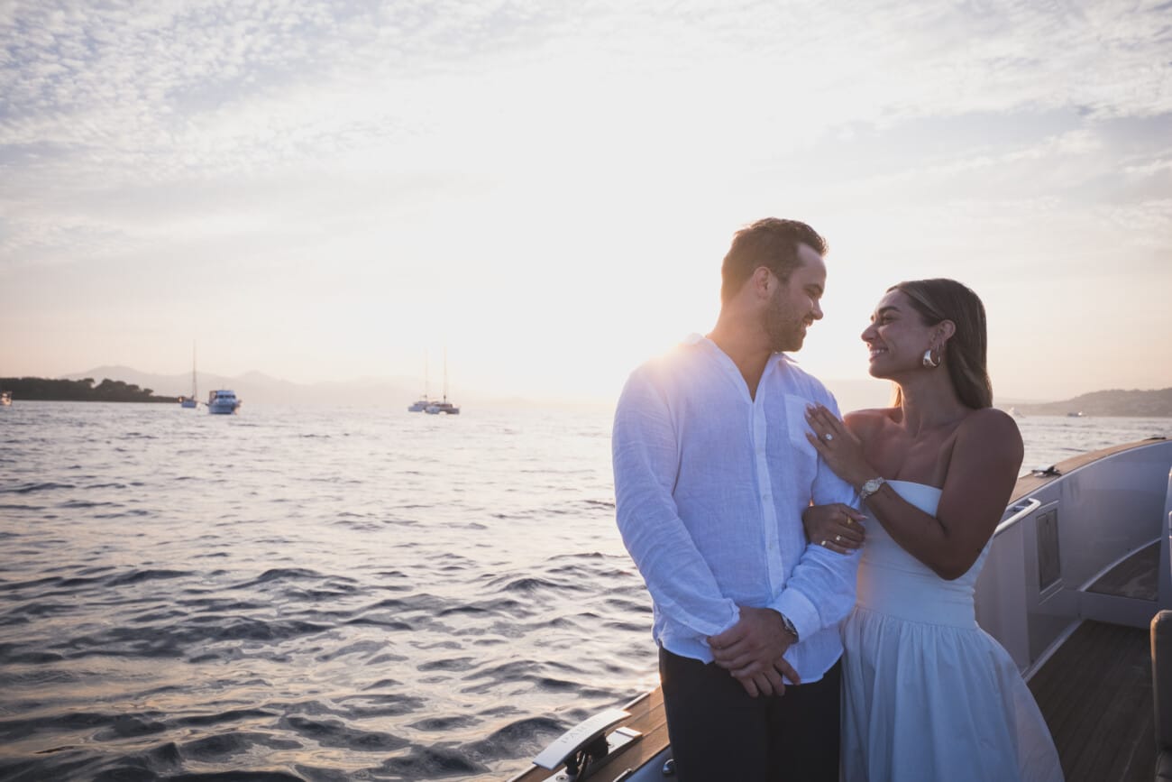 Cannes sunset Yacht Proposal 21 Cannes Yacht Proposal Celebration at sunset in between Lérins Island.
French Riviera proposal Photographer and French Riviera proposal Planner WildRoses
