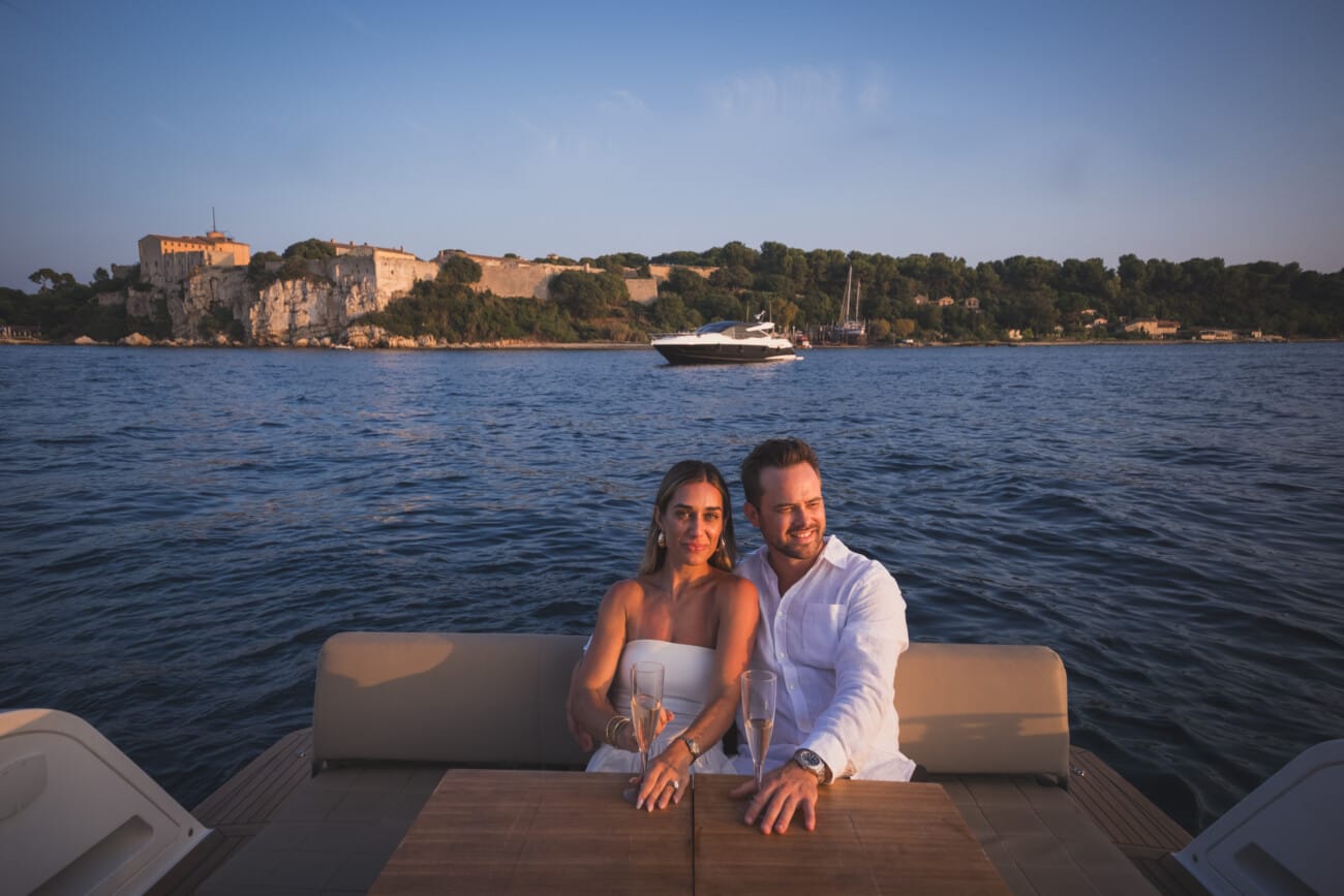 Cannes sunset Yacht Proposal 19 Cannes Yacht Proposal Celebration at sunset in between Lérins Island.
French Riviera proposal Photographer and French Riviera proposal Planner WildRoses