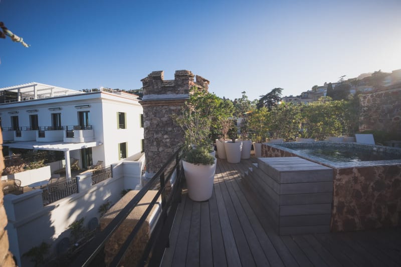 Chateau de Theoule Suites bedrooms facing the sea 10