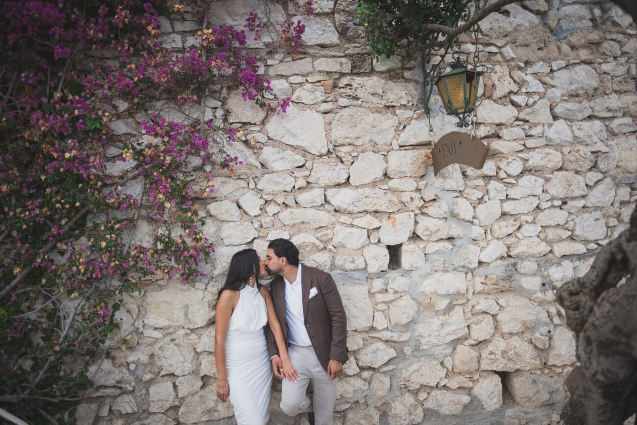 Chateau Chevre d'Or Eze, lovely couple pictures in the garden after their proposal.
French Riviera Proposal planning and Photography WildRoses