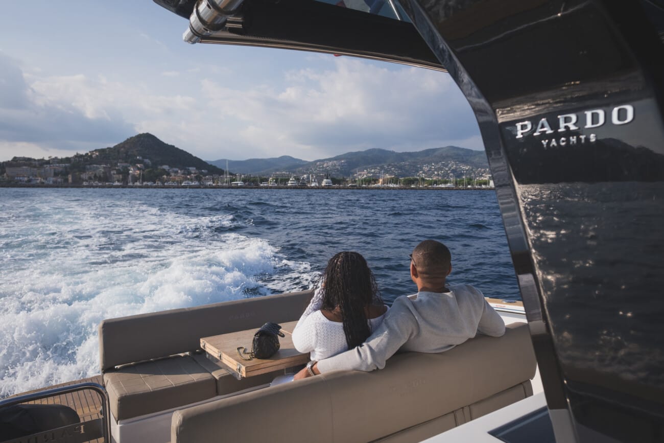 A Romantic Proposal on a Yacht between the Lérins Islands 2 Pardo Yacht on the French Riviera next to Cannes Proposal