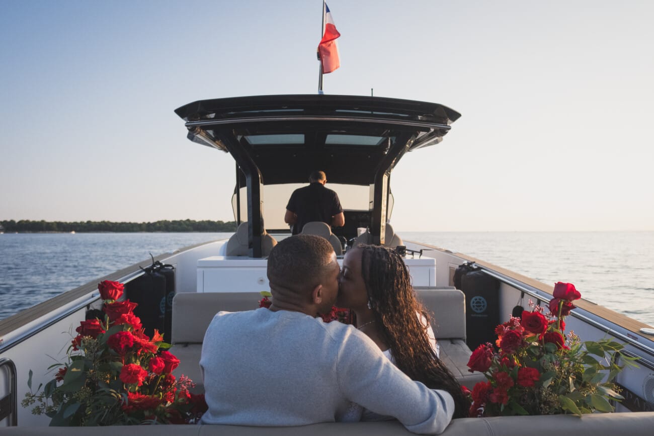 A Romantic Proposal on a Yacht between the Lérins Islands 17 Romantic yacht setting with roses.
Simple luxury proposal in Cannes.
French Riviera Proposal planning and Photography WildRoses Studio