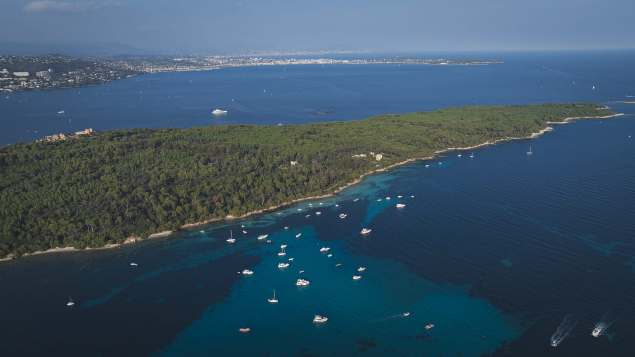A Romantic Proposal on a Yacht between the Lérins Islands 4 Fall on the French Riviera less crow more intimate moment for proposal