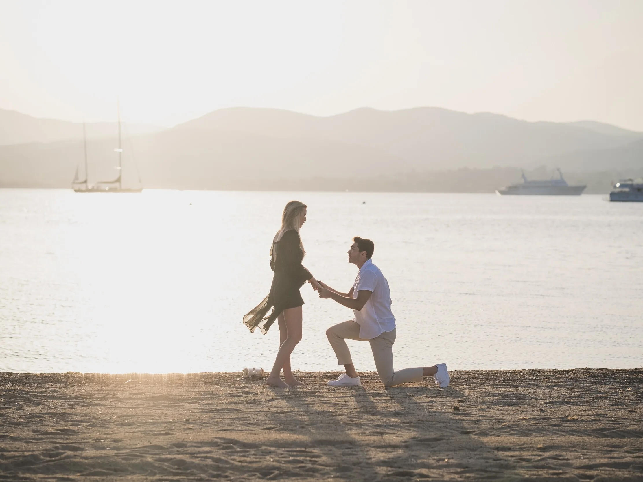 The 30 best places for a PROPOSAL on the French Riviera 44 St Tropez Picnic Beach Proposal 2044 edited