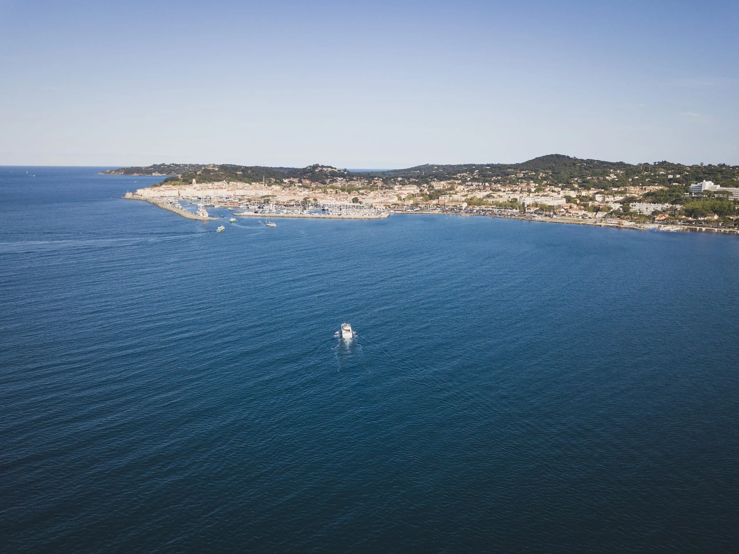 The 30 best places for a PROPOSAL on the French Riviera 39 A yacht arriving at Saint-Tropez port to pick up the couple and bring them to a quiet bay for their proposal