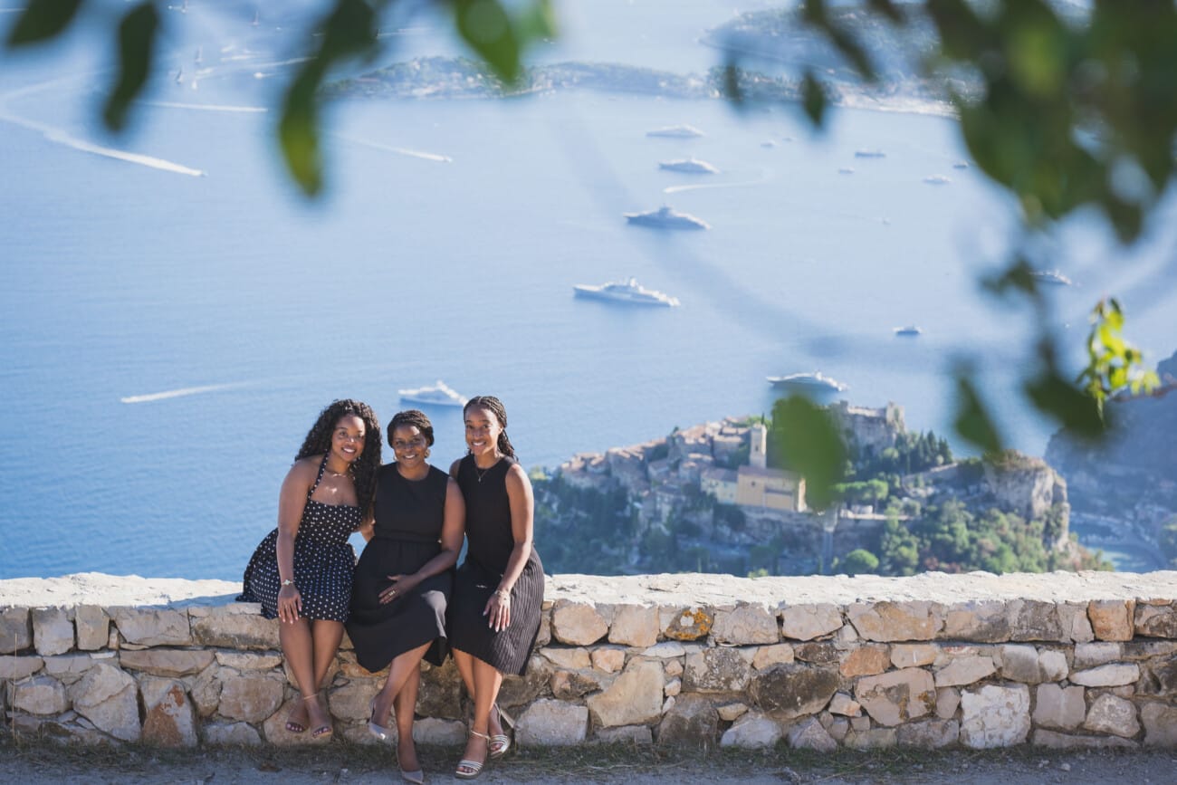 Nice Family photography session, with the French Riviera in the backdrop.
By photographer and planner WildRoses