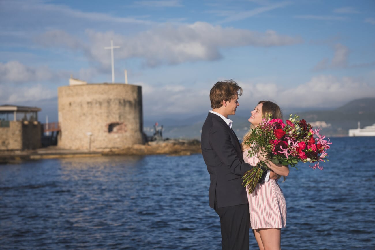 Sunrise Proposal an the beach: A Private Saint-Tropez Story 19 Saint Tropez early morning intimate proposal couple gentle hug.
Planning and photography WildRoses