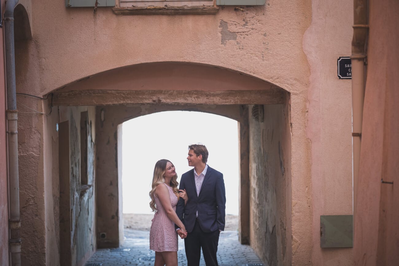 Sunrise Proposal an the beach: A Private Saint-Tropez Story 22 Saint Tropez early morning intimate proposal exploring the seaside town little streets.
Planning and photography WildRoses